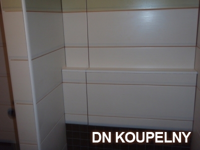 47-698-sedacka-do-sprchy-v-panelakove-koupelne-ostrava