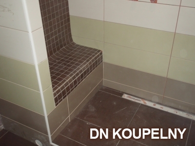 47-702-sedacka-do-sprchy-v-panelakove-koupelne-ostrava-small.jpg